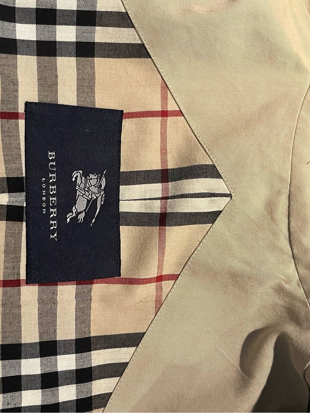 Burberry Tan Belted Trench Coat size 4 ( previously authenticated) - Picture 12 of 14